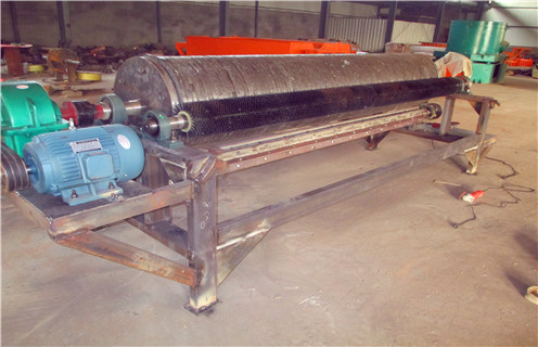 赤铁矿磁选机，赤铁矿磁选机的使用中存在的安全隐患有哪些？_赤铁矿磁选机的使用中存在的安全隐患有哪些？厂家_除铁强磁辊