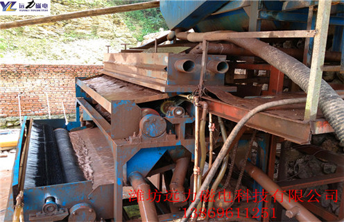 干粉磁选机，哪个厂家的干粉磁选机设备好_磁性矿哪个厂家的干粉磁选机设备好_哪个厂家的干粉磁选机设备好工作视频皮带及结构价格