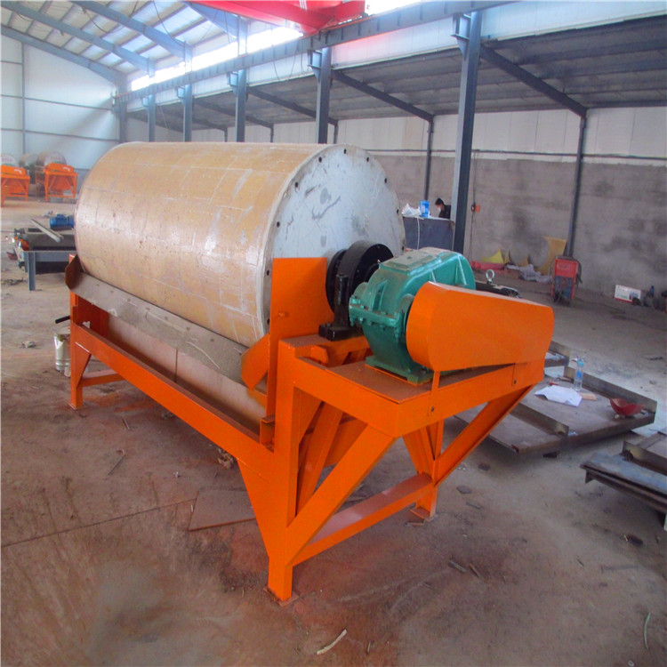 半逆流永磁磁选机，贵州半逆流型永磁磁选机_小型贵州半逆流型永磁磁选机_贵州半逆流型永磁磁选机视频价格 